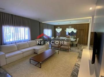 Apartamento · 225m² · 4 Quartos · 2 Vagas · Apartamento em  Rua 271 - Meia Praia - Itapema/SC
