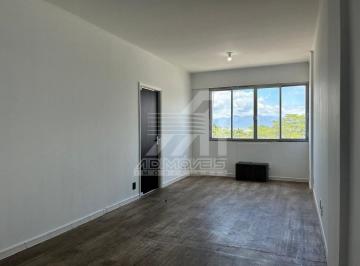 Comercial de 2 quartos, Florianópolis · Sala comercial ampla com vista para a Baía Sul no Centro de Florianópolis