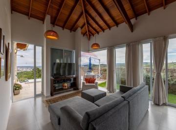 Casa · 308m² · 3 Quartos · 3 Vagas · Casa térrea com 3 suites no Condomínio Campo de Toscana em Vinhedo, SP