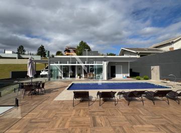Casa · 360m² · 5 Quartos · 7 Vagas · Casa de alto padrão em condomínio fechado com lazer completo