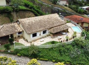 Casa · 220m² · 3 Quartos · 2 Vagas · Casa em Golfe, Teresópolis/RJ de 220m² 3 quartos à venda por R$ 1.750.000,00