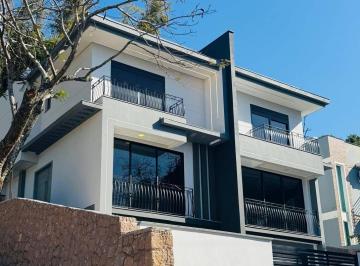 Casa · 250m² · 3 Quartos · 2 Vagas · Casa em Cachoeira do Bom Jesus, Florianópolis/SC de 250m² 3 quartos à venda por R$ 1.750.000,00