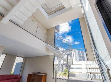 Casa de 3 quartos, Colombo · RESIDÊNCIA NOVA COM 3 SUÍTES, PÉ-DIREITO TRIPLO E ÁTICO NO CONDOMÍNIO CASTELO DI FIORI