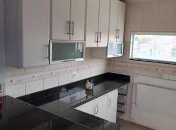 Casa · 282m² · 6 Quartos · 2 Vagas · Sobrado em Santo André