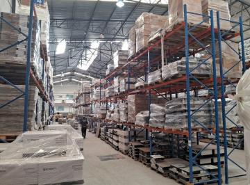 Comercial · 3700000m² · Galpão com 3.700m² - para venda ou locação na av. Industrial - Santo André