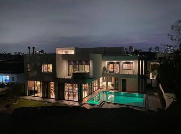Casa · 826m² · 10 Quartos · 8 Vagas · MANSÃO EM ALPHAVILLE POSSUI 826 M² COM 5 SUÍTES