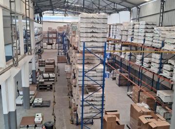 Comercial · 1700m² · Galpão para Alugar com 1700m² - Bairro Campestre - Santo André