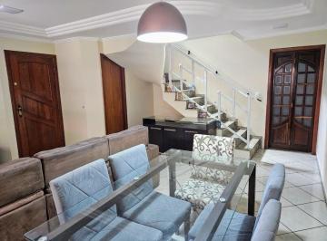 Casa · 185m² · 4 Quartos · 4 Vagas · Sobrado na Santa Maria