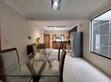 Casa de 3 quartos, Jacareí · Casa Sobrado 3 quartos sendo 1 suite com 198 mts de construção Bairro Villa Branca