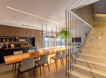 Apartamento · 267m² · 4 Quartos · 5 Vagas · Cobertura com 267m² à venda no Cabral | 4 Quartos,