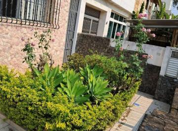 Casa · 320m² · 3 Quartos · 4 Vagas · Sobrado à venda em Mirandópolis com 320m² 3 dormitórios 1 suíte 5 banheiros 4 vagas