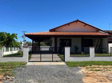 Casa · 2 Quartos · CASA COM 2 SUÍTES A 300M DA PRAIA – VOLTA AO MUNDO EM ITAPOÁ/SC
