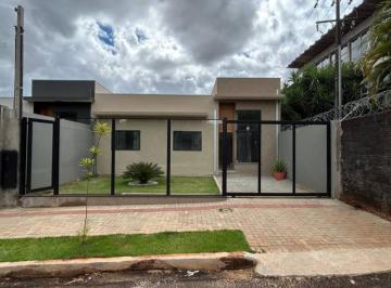Casa · 92m² · 3 Quartos · 2 Vagas · Casa à venda em Londrina, Aeroporto, com 3 quartos, com 92 m²