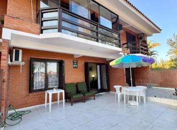 Casa · 73m² · 2 Quartos · 2 Vagas · Excelente sobrado á 2 quadras da praia, com 2 quartos com sacada