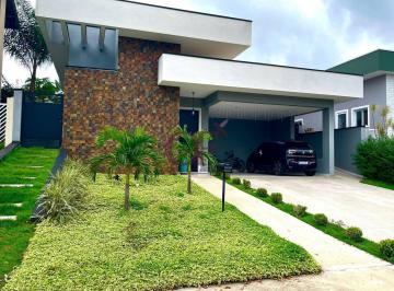 Casa · 500m² · 3 Quartos · 4 Vagas · Casa Térrea em Condomínio com 3 Suítes e Piscina Climatizada (Aceita Permuta)