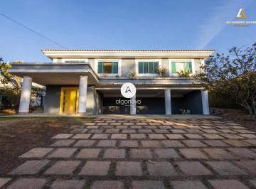 Casa · 400m² · 4 Quartos · 4 Vagas · Arniqueiras - Casa colonial com 4 quartos piscina e churrasqueira - lote 950 mt2