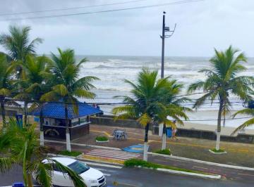 Apartamento de 2 quartos, Mongaguá · Apartamento frente mar com duas sacadas