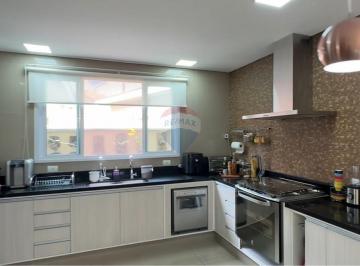 Casa · 221m² · 3 Quartos · 2 Vagas · Sobrado à Venda na Vila Leopoldina: 3 Dormitórios, 2 Vagas, Porteira Fechada
