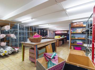 afd2e9d1-45e8-4dd2-ad65-bf52101b577b · Deslumbrante sobrado para venda em Vila Mariana com 4 quartos, sendo 3 suítes, 437m²