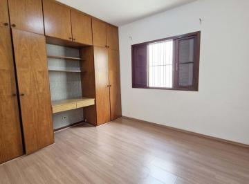 c2a35cdd-07d3-459a-8bbd-702ec1ea4312 · Atraente sobrado para venda em Vila Baruel com 6 quartos, sendo 2 suítes, 240m²