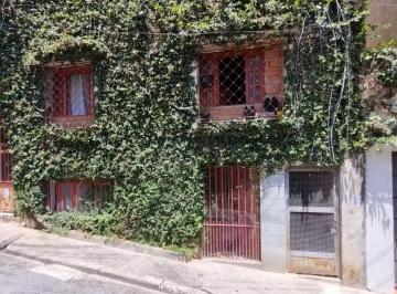 Apartamento de 12 quartos, São Paulo · Predio com 12 apartamento gerando renda na Bela Vista Travessa da Brigadeiro Luiz antônio