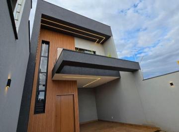 Casa de 3 quartos, Rio Verde · Sobrado à venda no Solar dos Ataídes | 3 suítes (1 master com varanda), energia solar e área gourmet