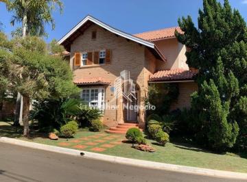 Casa · 400m² · 3 Quartos · 4 Vagas · Casa TOTALMENTE MOBILIADA com 03 dormitórios (quartos) bem amplos e os 03 sendo suíte, no Condomínio