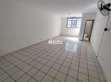 Comercial · 700m² · Prédio comercial disponível para locação no bairro Bom Jesus em Uberlândia-MG