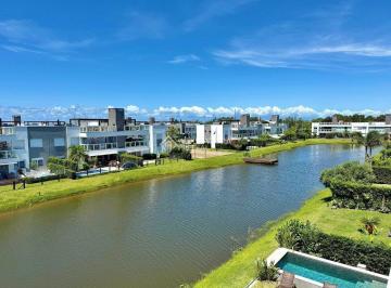 Apartamento · 208m² · 3 Quartos · 2 Vagas · Cobertura mobiliada com três suítes e piscina privativa no Condomínio Rossi Atlântida