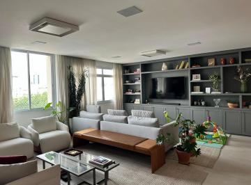 Apartamento · 127m² · 2 Quartos · PRÓXIMO AO PARQUE - REFORMADO