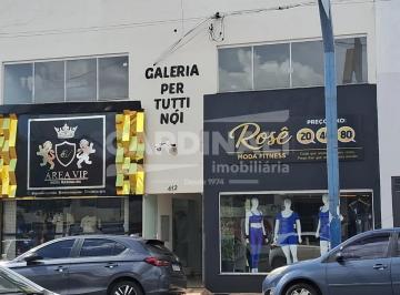 Comercial · 228m² · Sala comercial com excelente localização, próximo a supermercados e comércios.