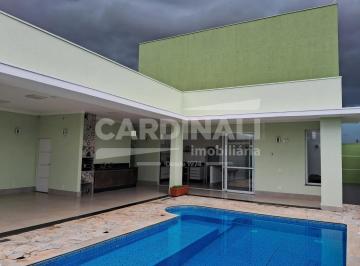 Casa · 307m² · 2 Quartos · 3 Vagas · Linda casa com piscina, com localização privilegiada.
