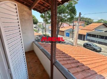 Casa · 171m² · 3 Quartos · 2 Vagas · Sobrado em excelente localização (Jd Morumbi) - 3 quartos / 1 suíte / 2 vagas