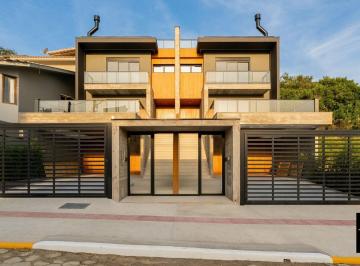 Casa · 176m² · 3 Quartos · 2 Vagas · Casa de 3 Dormitórios Centro