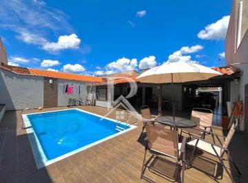Casa · 120m² · 3 Quartos · 5 Vagas · VENDO Casa com Piscina e Armários Planejados na Região Leste