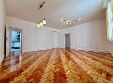 adf0dc6f856509882ac1090b48ff7eb2b3bf9bb7 · Apartamento com 139 m² de área privativa, localizado no Centro de Florianópolis/SC,
