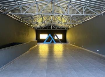 Comercial · 120m² · Salão comercial com 120 m², ideal para diversos tipos de atividades comerciais e de serviços.
