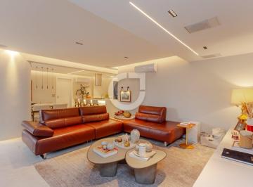 Apartamento · 151m² · 2 Quartos · 2 Vagas · Apartamento de alto padrão reformado, com 151 m² p
