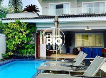 Casa · 346m² · 5 Quartos · 3 Vagas · Casa duplex com sótão na Barra da Tijuca à venda