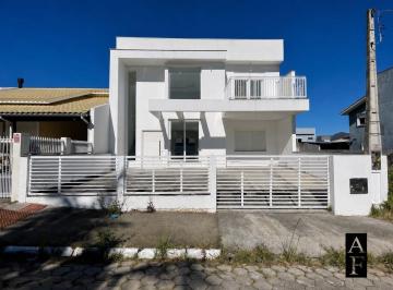 Casa · 185m² · 4 Quartos · 2 Vagas · Casa em Garopaba