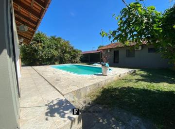 Casa · 1064m² · 5 Quartos · 4 Vagas · Casa de esquina com piscina à venda
