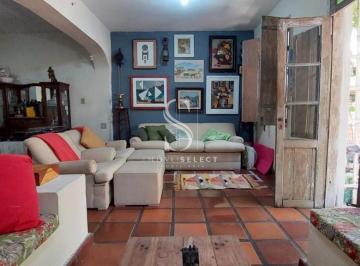 Casa · 205m² · 3 Quartos · 3 Vagas · CASA RESIDENCIAL DE 205M² EM SANTO AMARO COM 3 DORMITORIOS, 1 SUITE E 3 VAGAS DE GARAGEM