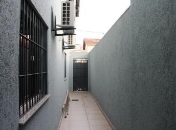 Casa · 210m² · 3 Quartos · 2 Vagas · Campo Belo - Casa de 210m² com 3 dormitorios, 1 suite, 4 banheiros e 2 vagas