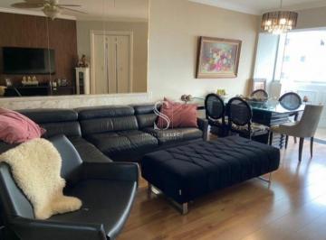 Apartamento · 117m² · 3 Quartos · Apartamento à venda em Moema, São Paulo-SP: 3 quartos, 1 suíte, 2 banheiros, 2 vagas de garagem, 117
