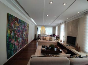 Casa · 210m² · 3 Quartos · 3 Vagas · Morumbi - Casa Assobradada de 210m² com 3 dormitorios, 3 suites e 3 vagas.