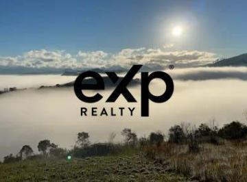 Terreno · 898m² · Terreno em Declive à Venda de 897m² em Teresópolis