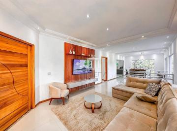 9d5b23a7f7251b5a15d9a066a4f48eacb041f14e · Casa à venda, 223 m² por R$ 1.400.000,00 - Albuquerque - Teresópolis/RJ