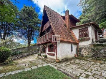a96b92af5c61aa18c44f4d118c3d8b04f7fbabd8 · Casa com 3 dormitórios à venda, 137 m² por R$ 760.000,00 - Cascata dos Amores - Teresópolis/RJ
