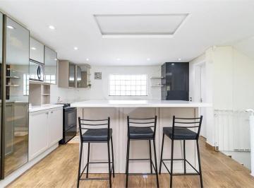 Casa de 3 quartos, Curitiba · Sobrado Alto Padrão no Curitiba/PR – 200m², 3 Quartos, 4 Banheiros e 2 Vagas