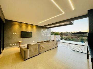 Casa de 3 quartos, Goiânia · Triplex com 211 m², 3 suítes plenas, área gourmet, piscina e porcelanato no Jardim Vitória - Goiânia